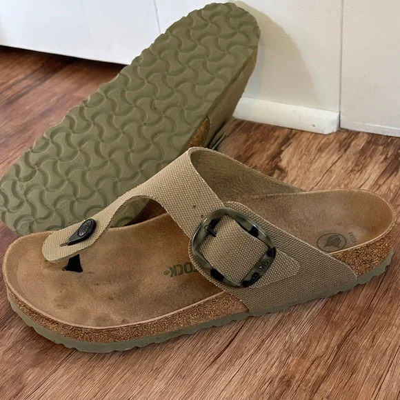 Birkenstock Olive Sandals with Strap - Picture 4 of 6